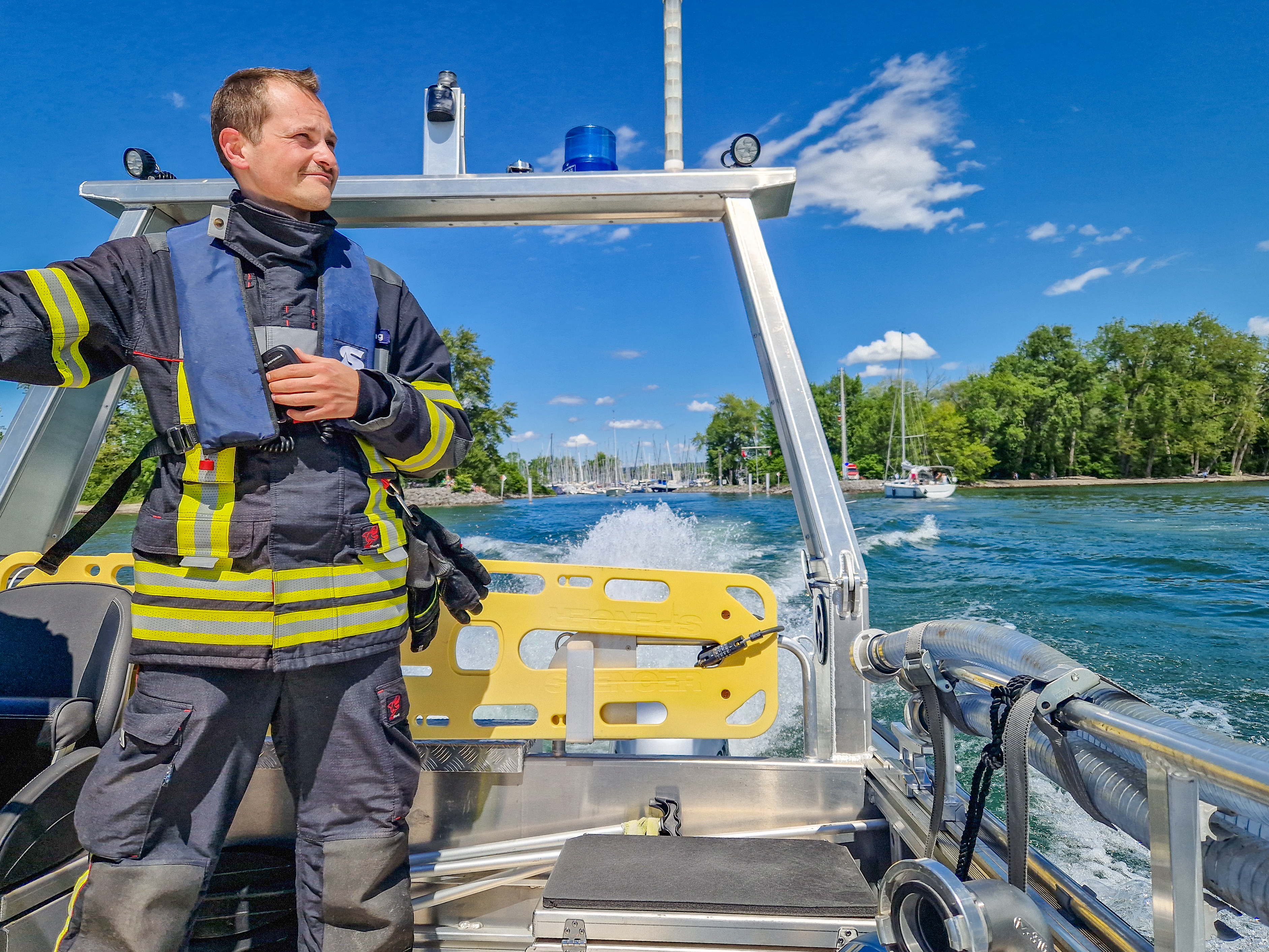 Mehrzweckboot im Einsatz