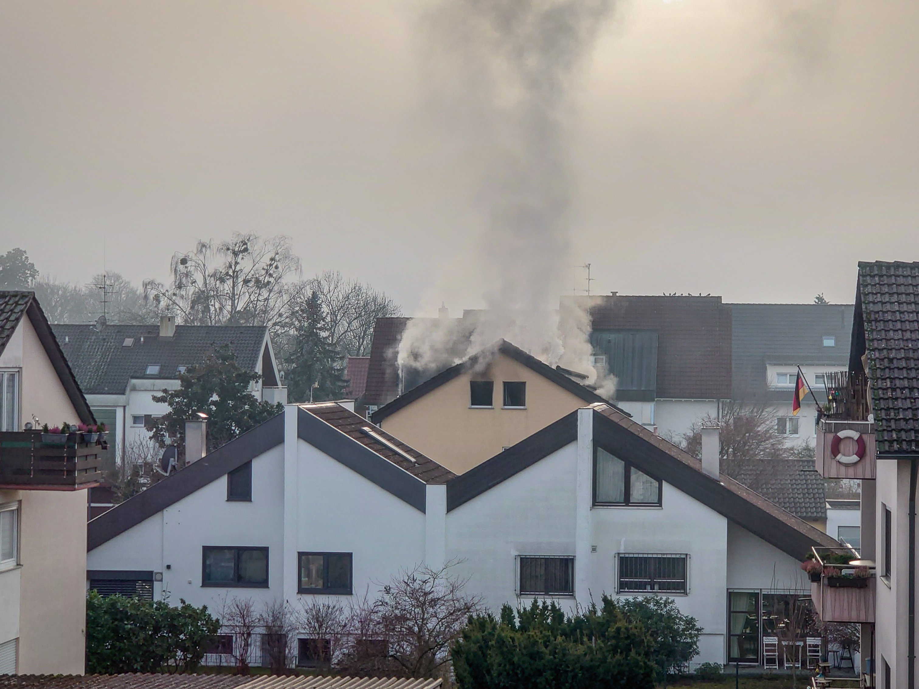 Rauchentwicklung aus der Brandwohnung