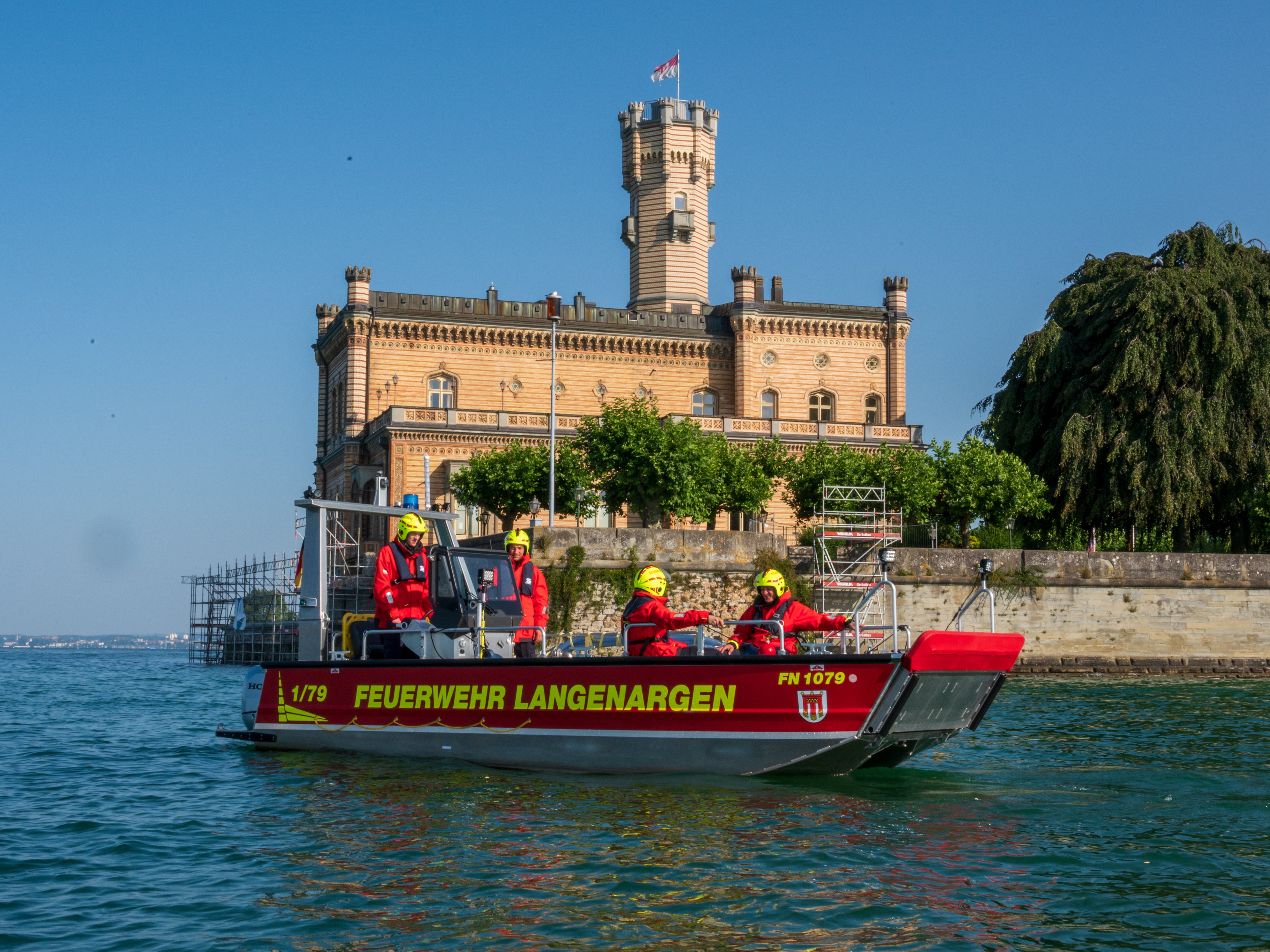 MZB vor Schloss Montfort