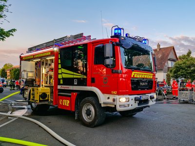 Nachlöscharbeiten nach Dachstuhlbrand