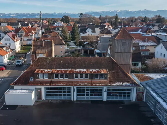 Das Foto zeigt den Altbau des Feuerwehrhauses in der Oberdorfer Straße