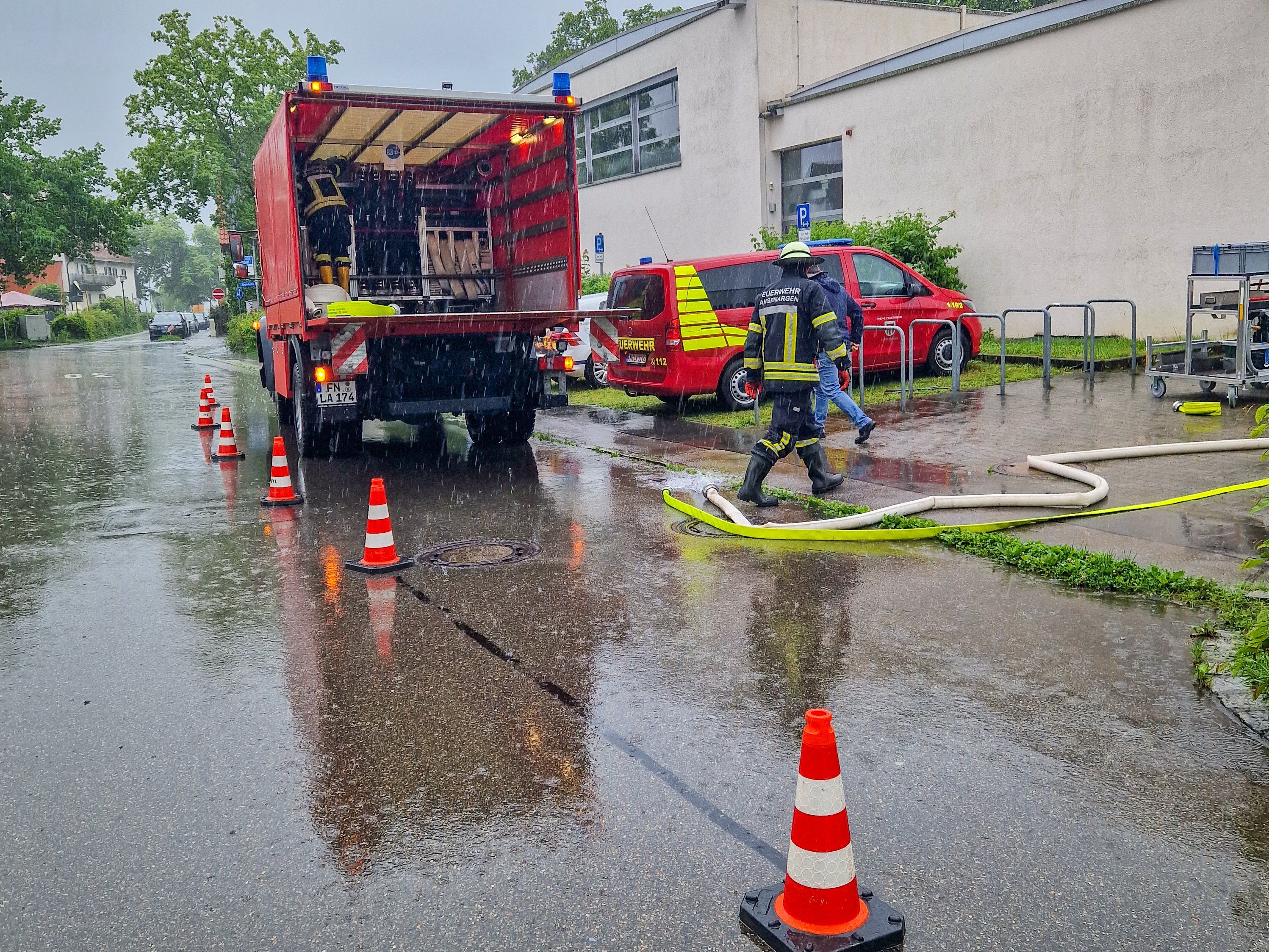 Wasser im Keller der Schwimmhalle